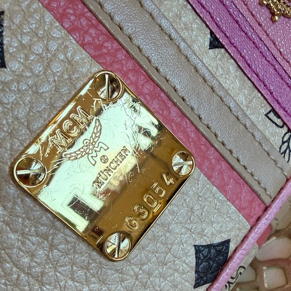 🌸MCM Pink and Cream Wallet with Gold-Toned Hardware EUC - Picture 3 of 13